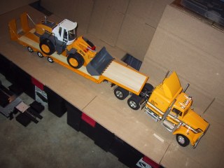 toy semi trucks 1 16 scale